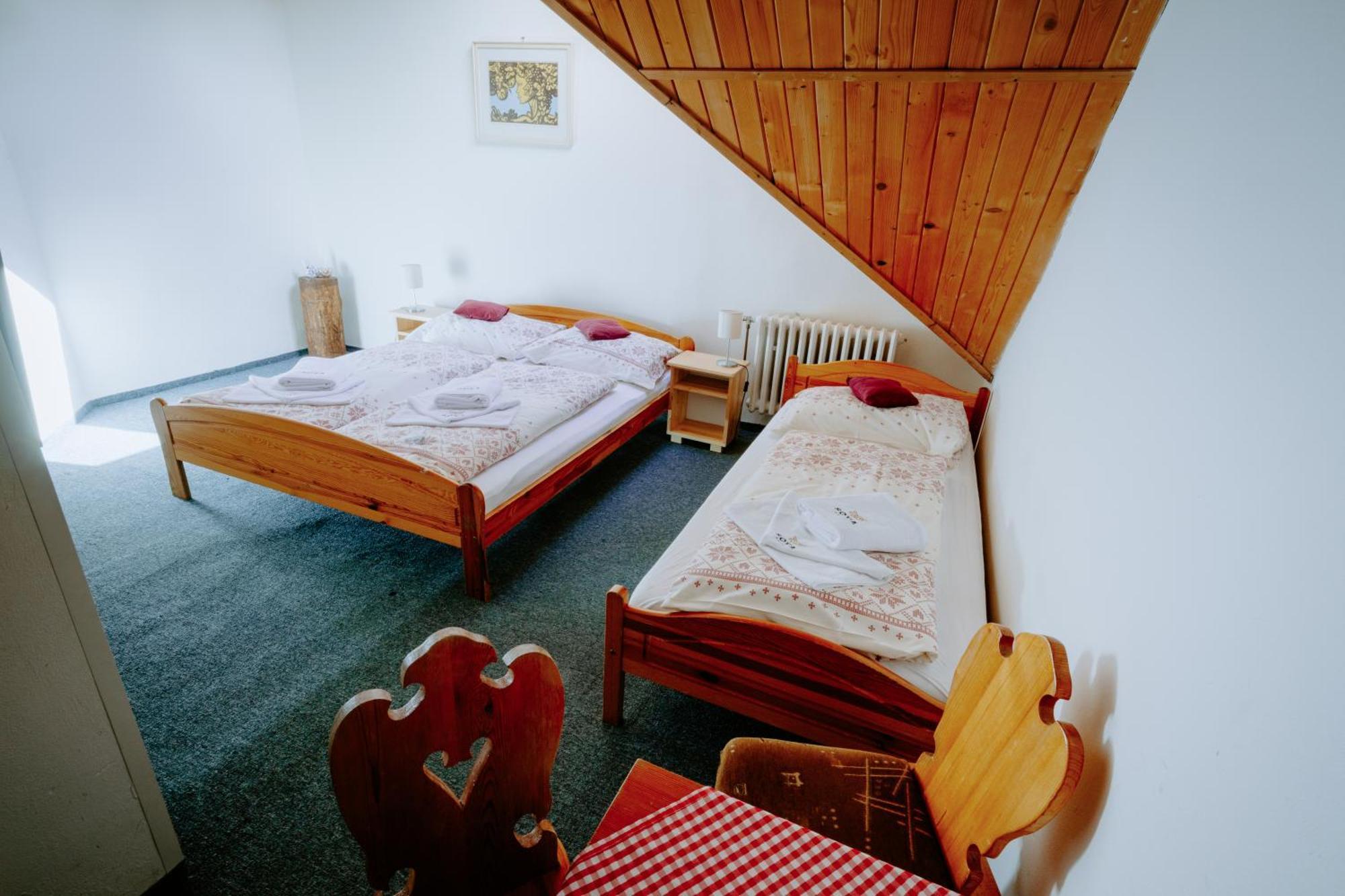 Sova Hotel&Restaurant Ждьяр Экстерьер фото