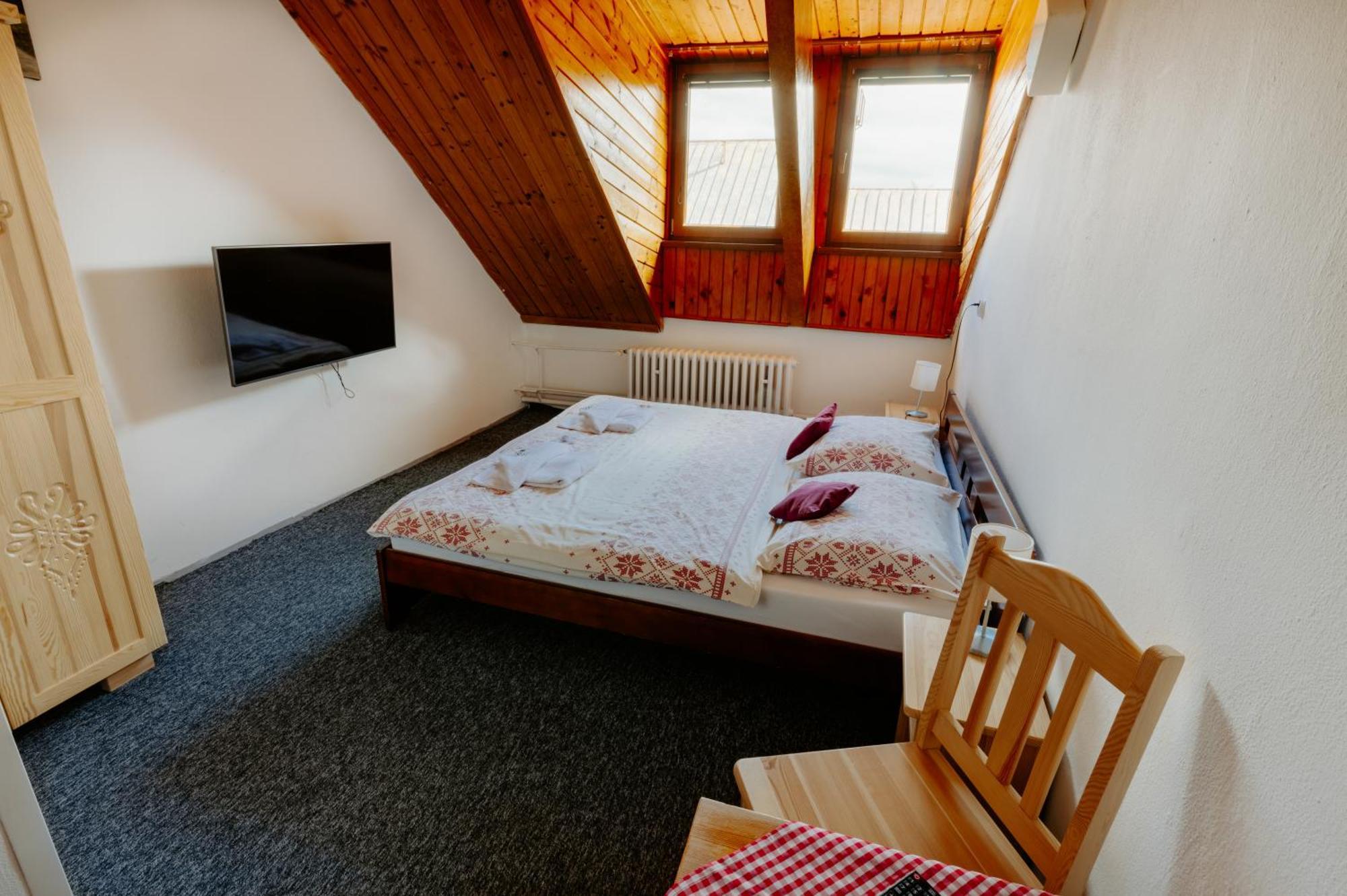 Sova Hotel&Restaurant Ждьяр Экстерьер фото