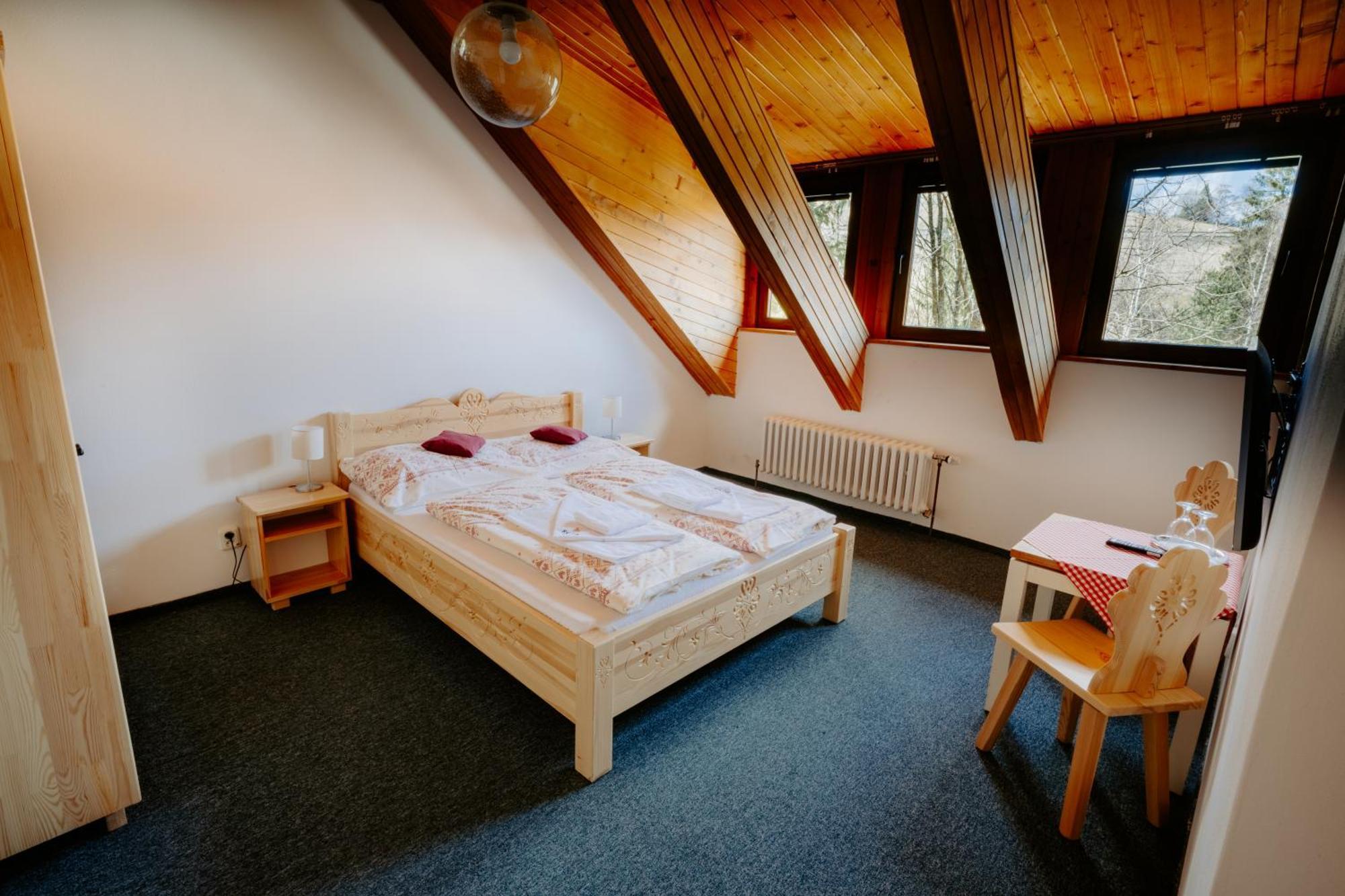 Sova Hotel&Restaurant Ждьяр Экстерьер фото